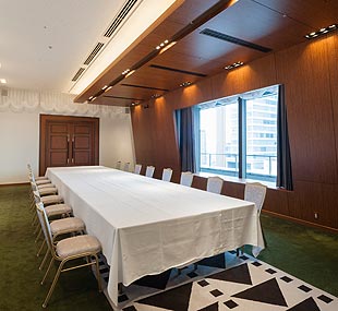 クリスタルルーム