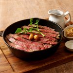 ［4～6月のおすすめ］<br>［ディナー］国産牛ロースのグリル ～熱々鉄板でどうぞ～