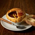 ［10～12月のおすすめ］&lt;br&gt;ビーフシチューのパイ包み焼き