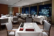 ［2026.4.1～］
<b>フレンチレストラン「フルーヴ」</b>
バースデー特別ディナー
お一人様：12,000円