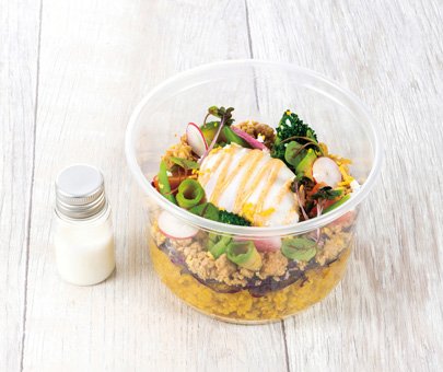 受賞作品「カルローズ米と彩り野菜のエスニック風　ヨーグルトソースを添えて」