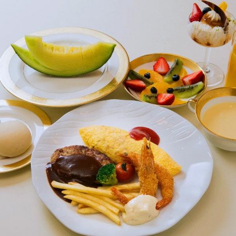 お子様ハンバーグランチ ￥5,000(￥6,325) 