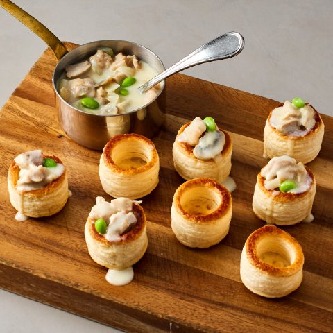 クリームチキンのパイケース詰め