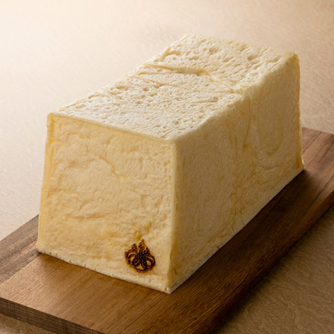 【ティーラウンジ】生食ミルクパン ～北海道産ミルクとゲランド産海塩～：￥900（ホテル会員価格：￥810）