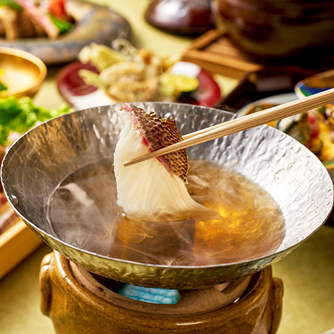 明石産天然鯛と春野菜の出汁しゃぶ