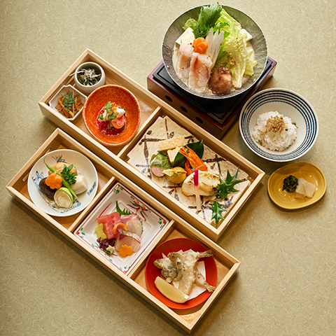 <b>［フリードリンク付き］</b>昼食限定<br>同窓会「行楽プラン」：￥8,000