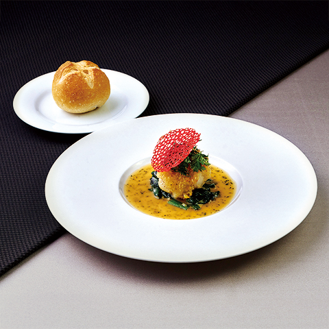 ソール アルベール ～マキシム風～<br>桜海老のダンテルと香草サラダ添え