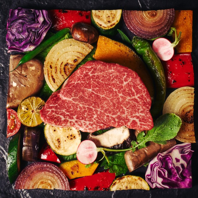 <b>鉄板焼「季流」</b><br>神戸牛やフォアグラの鉄板焼など、鉄板焼の醍醐味を味わっていただく鉄板焼のコース料理</br>