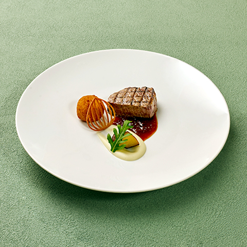 国産牛フィレ肉～洲本農園洲錦のソース～