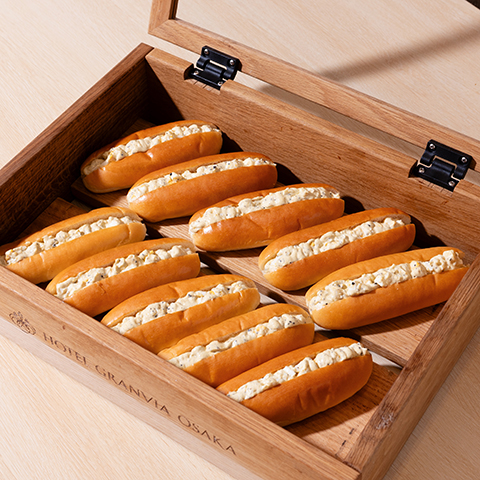 トリュフ入り玉子サンドのコッペパン