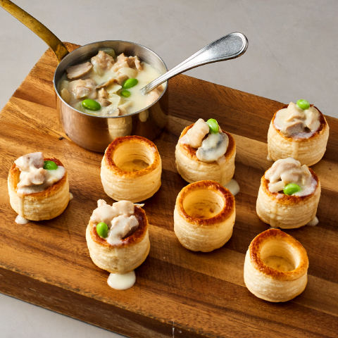 クリームチキンのパイケース詰め