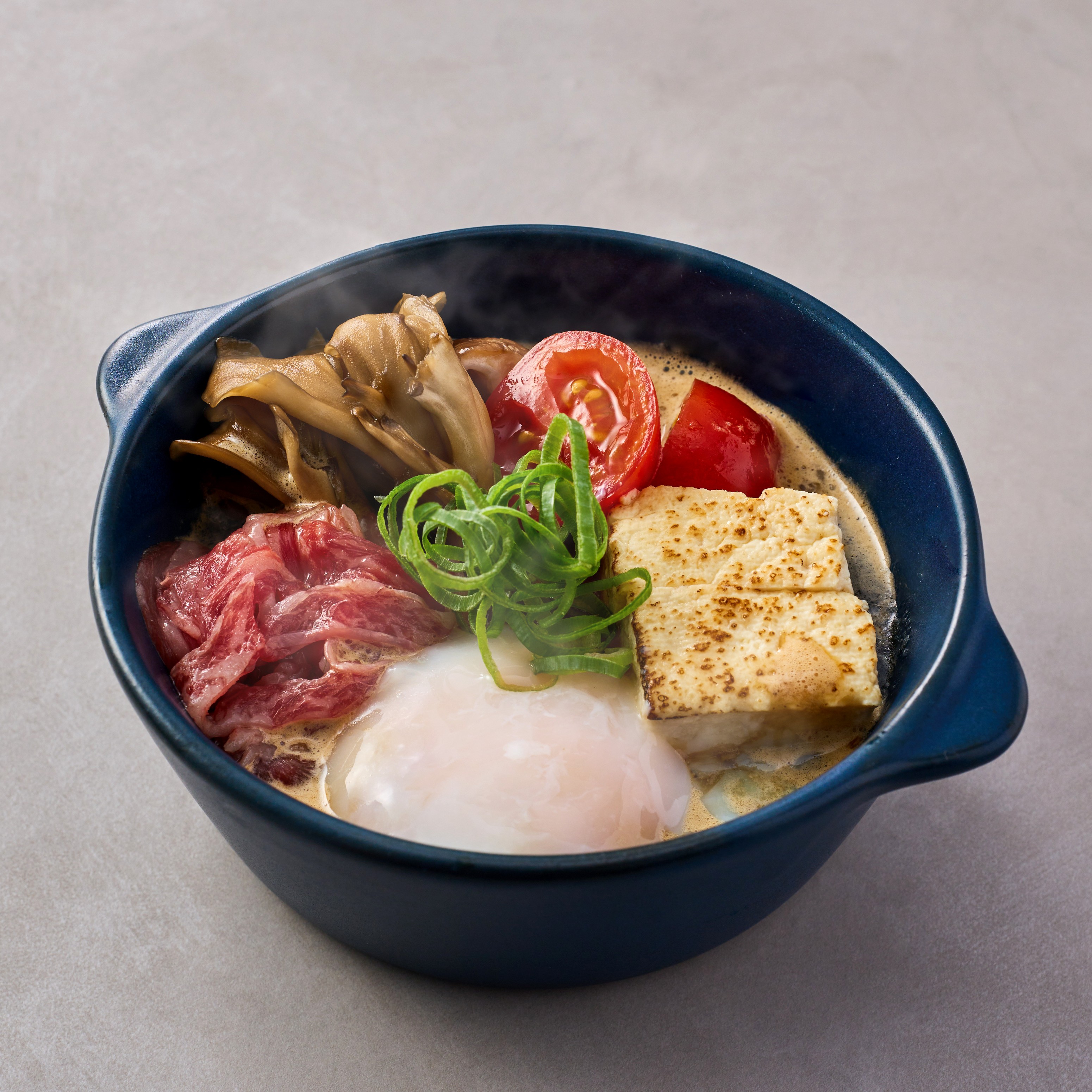 黒毛和牛のすき煮　温度玉子添え