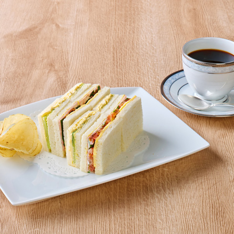 ミックスサンドウィッチ（コーヒー又は紅茶付き）
