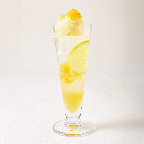 ピーチクリームソーダ:¥1,870<br>(ホテル会員価格:¥1,683)